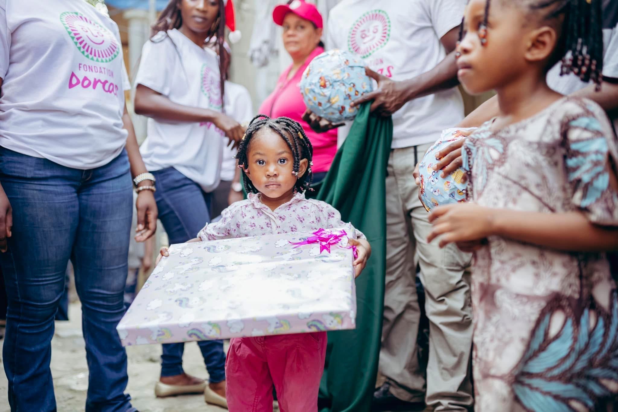 Enfants souriants de la Fondation Dorcas